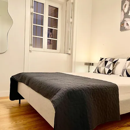 Homie In Apartment Lisbon