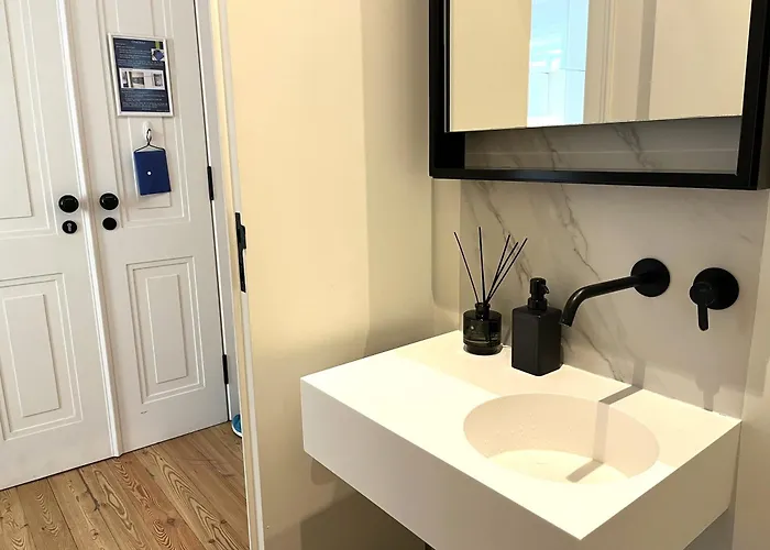 Homie In Apartment Lisbon